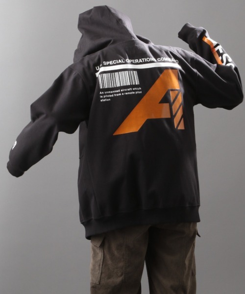 AVIREX（アヴィレックス）の「【AVIREX FLYER’S】パーカー スウェット / LS PARKA SWEAT AF / アヴィレックス / AVIREX（パーカー・メンズ・ライトグレー/ブラック/オリーブ/オレンジ・MEDIUM/LARGE/X-LARGE）」の2枚目の写真
