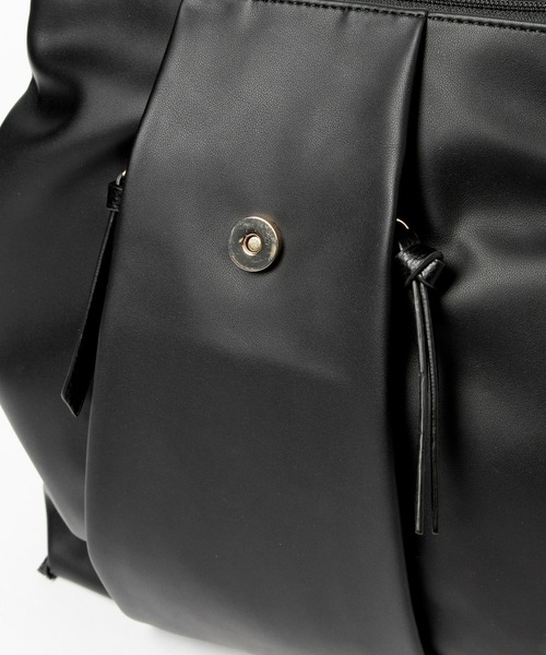 GLOBAL WORK（グローバルワーク）の「2WAYPUレザーリュック/227946（バックパック/リュック・レディース・アイボリー/ブラック・ONE SIZE）」の4枚目の写真