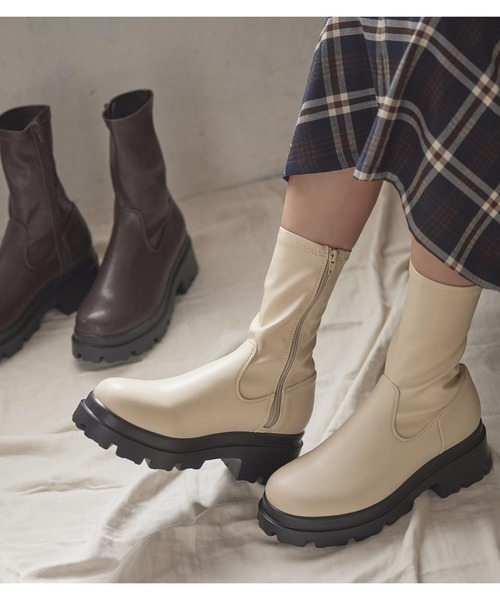 KOBE LETTUCE（コウベレタス）の「トラックソールストレッチミドルブーツ（ブーツ・レディース・ブラック/ブラウン/ライトベージュ・LL/S/M/L）」の3枚目の写真