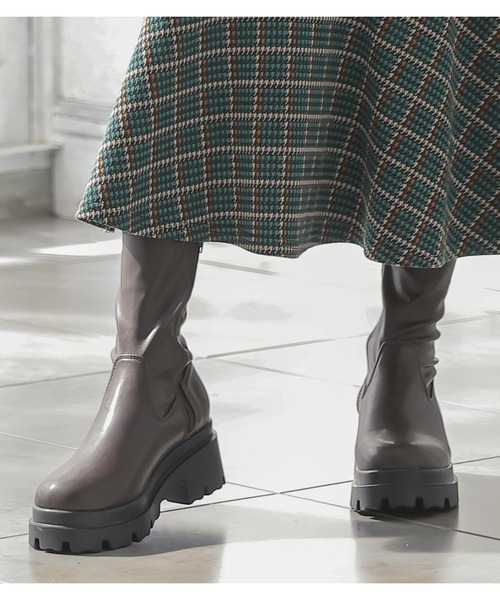 KOBE LETTUCE（コウベレタス）の「トラックソールストレッチミドルブーツ（ブーツ・レディース・ブラック/ブラウン/ライトベージュ・LL/S/M/L）」の4枚目の写真