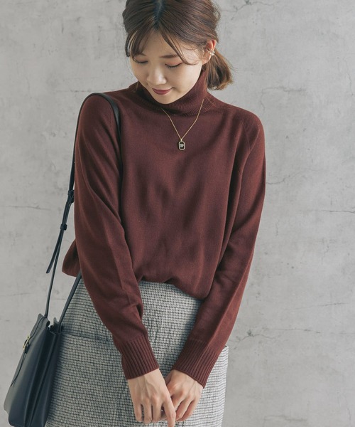 URBAN RESEARCH ROSSO（アーバンリサーチロッソ）の「ホールデザインタートルニット（ニット/セーター・レディース・グレー系その他/ブラック/イエロー系その他/アイボリー/ブラウン系その他・FREE）」の17枚目の写真