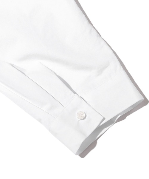 atmos pink（アトモスピンク）の「atmos pink ショート丈変形シャツ（シャツ/ブラウス・レディース・ホワイト/ブラック・FREE）」の4枚目の写真