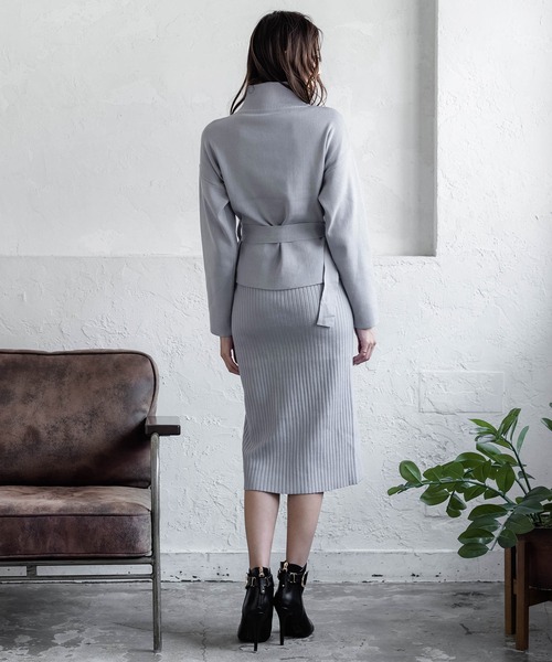 Julia Boutique（ジュリアブティック）の「ウエストマークトップス×タイトスカートセットアップ/21566（アンサンブル・レディース・ブラック/ブルー/ボルドー/グレイッシュベージュ/アイボリー・ONE）」の17枚目の写真