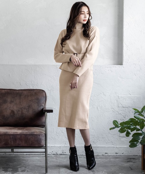 Julia Boutique（ジュリアブティック）の「ウエストマークトップス×タイトスカートセットアップ/21566（アンサンブル・レディース・ブラック/ブルー/ボルドー/グレイッシュベージュ/アイボリー・ONE）」の6枚目の写真