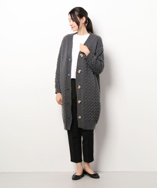 MAISON DE THERESE(メゾン ド テレーズ)の「厚手の復古風麻編みVネックカーディガン(カーディガン/ボレロ・レディース・ブラック/ベージュ/ブラウン/グレー・FREE)」の2枚目の写真