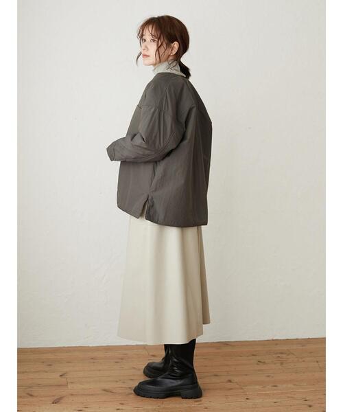 Green　Parks（グリーンパークス）の「ノーカラー薄綿シャツブルゾン＊（ブルゾン・レディース・チャコールグレー/ブラック/ライトベージュ・FREE）」の10枚目の写真