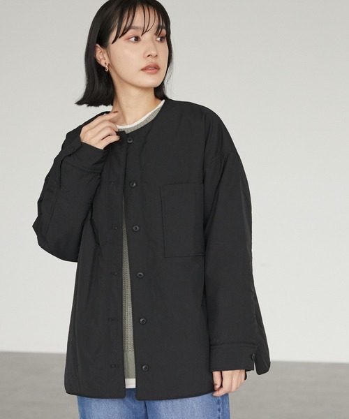 Green　Parks（グリーンパークス）の「ノーカラー薄綿シャツブルゾン＊（ブルゾン・レディース・チャコールグレー/ブラック/ライトベージュ・FREE）」の2枚目の写真