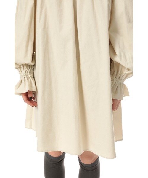 SLY（スライ）の「VOLUME FRILL OP ボリューム フリル ワンピース（ワンピース・レディース・アイボリー/ブラック・1/2）」の13枚目の写真