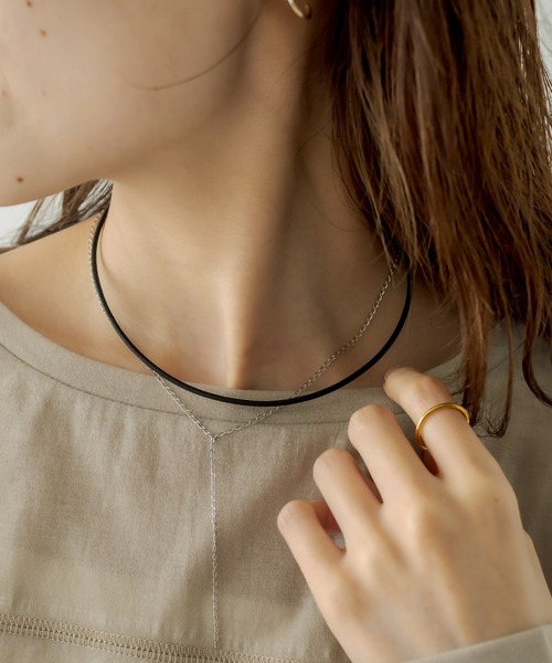 mystic(ミスティック)の「Lara レザーコードチェーンチョーカー(ネックレス・レディース・ブラック/ベージュ・ONE SIZE)」の5枚目の写真