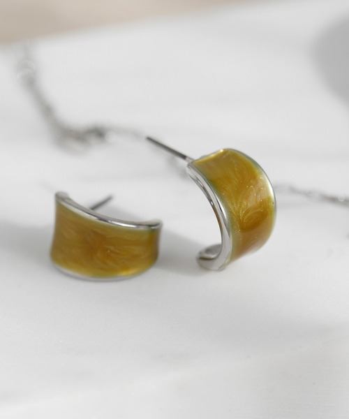 ANEMONE(アネモネ)の「ライムカラーカールピアス(ピアス(両耳用)・レディース・グリーン・FREE)」の5枚目の写真