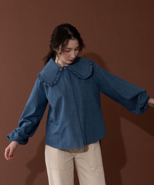 idem（イデム）の「big collar denim blouse/フリル付きビッグ襟デニム