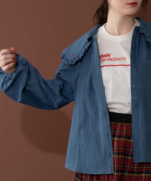 idem（イデム）の「big collar denim blouse/フリル付きビッグ襟デニム