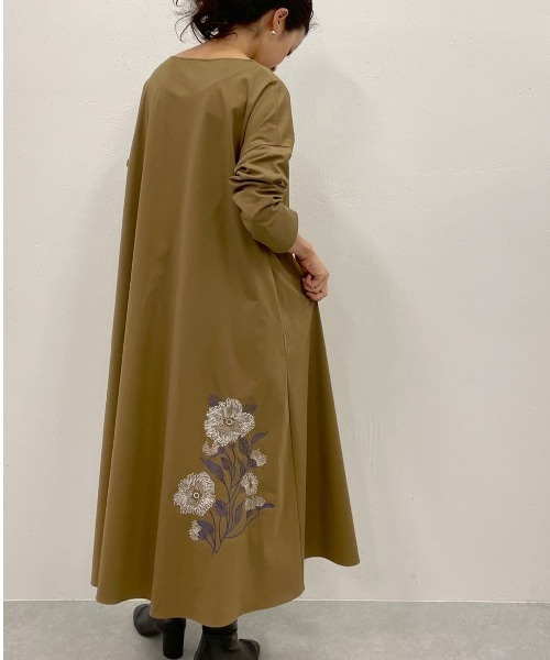ビアズリー 黒の刺繍入　ロングワンピース BEARDSLEY / ビアズリー ワンピース | ファッション通販