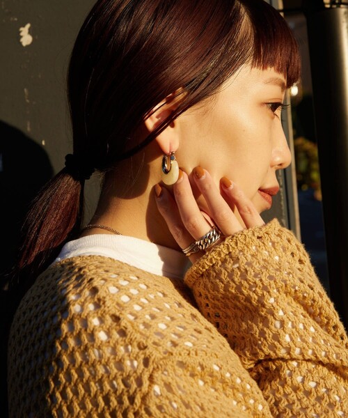 FREAK'S STORE（フリークスストア）の「【WEB限定】カラーフープピアス（ピアス（両耳用）・レディース・ホワイト/ブラウン/その他9・ONE SIZE）」の4枚目の写真