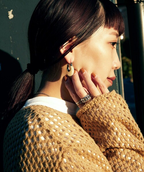 FREAK'S STORE（フリークスストア）の「【WEB限定】カラーフープピアス（ピアス（両耳用）・レディース・ホワイト/ブラウン/その他9・ONE SIZE）」の5枚目の写真