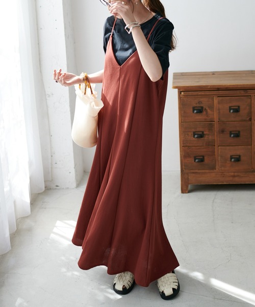 DISCOAT(ディスコート)の「【WEB限定】マーメイドカットキャミワンピース(ワンピース・レディース・チャコールグレー/ブラック/ベージュ/ブルー/グリーン/オレンジ/ブラウン/レッド・FREE)」の4枚目の写真