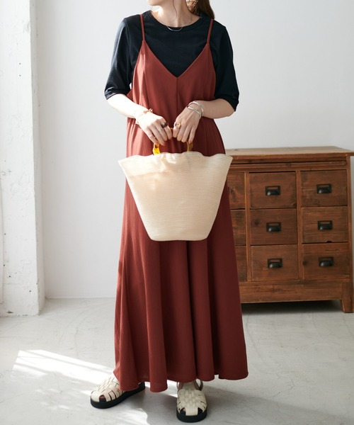 DISCOAT(ディスコート)の「【WEB限定】マーメイドカットキャミワンピース(ワンピース・レディース・チャコールグレー/ブラック/ベージュ/ブルー/グリーン/オレンジ/ブラウン/レッド・FREE)」の9枚目の写真