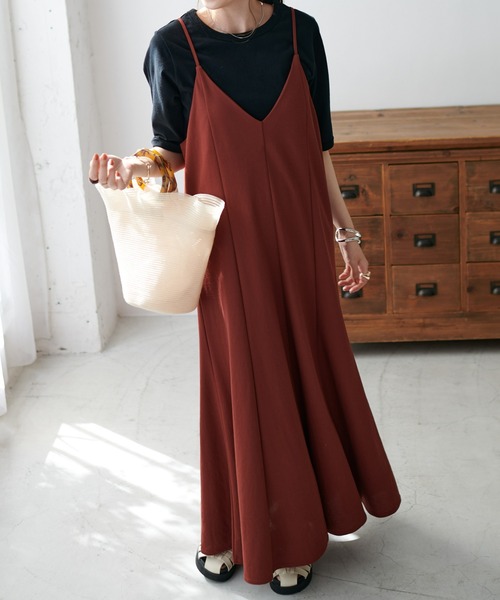 DISCOAT(ディスコート)の「【WEB限定】マーメイドカットキャミワンピース(ワンピース・レディース・チャコールグレー/ブラック/ベージュ/ブルー/グリーン/オレンジ/ブラウン/レッド・FREE)」の10枚目の写真