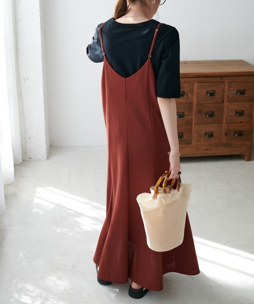 DISCOAT(ディスコート)の「【WEB限定】マーメイドカットキャミワンピース(ワンピース・レディース・チャコールグレー/ブラック/ベージュ/ブルー/グリーン/オレンジ/ブラウン/レッド・FREE)」の12枚目の写真