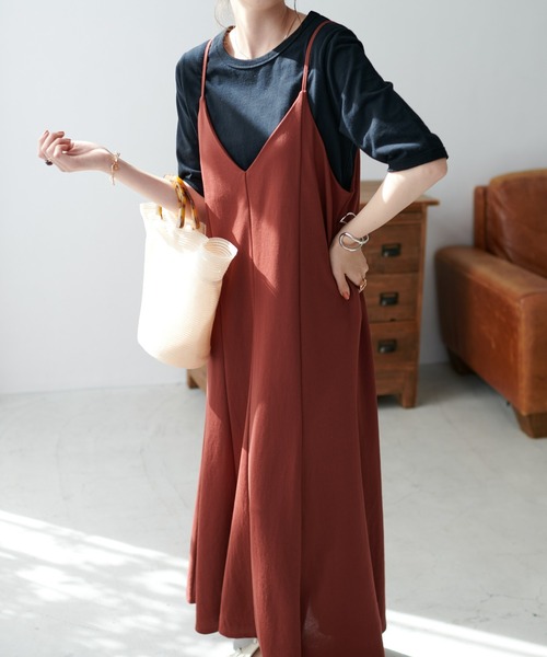 DISCOAT(ディスコート)の「【WEB限定】マーメイドカットキャミワンピース(ワンピース・レディース・チャコールグレー/ブラック/ベージュ/ブルー/グリーン/オレンジ/ブラウン/レッド・FREE)」の13枚目の写真