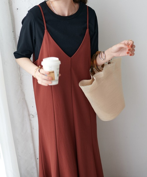 DISCOAT(ディスコート)の「【WEB限定】マーメイドカットキャミワンピース(ワンピース・レディース・チャコールグレー/ブラック/ベージュ/ブルー/グリーン/オレンジ/ブラウン/レッド・FREE)」の14枚目の写真