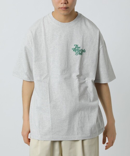 FREAK'S STORE（フリークスストア）の「WEB限定 ビッグシルエット ワンポイント刺繍 バックプリント クルーネックTシャツ/That Reminds Me（Tシャツ/カットソー・メンズ・オリーブ/サックスブルー/ブラック/グレー/ホワイト・SMALL/MEDIUM/LARGE）」の9枚目の写真
