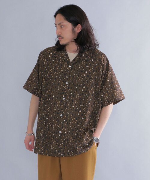 SHIPS(シップス)の「*【SHIPS別注】CALIFORNIA CASUALAIRE: ビッグシルエット ラグランスリーブ 総柄 オープンカラー シャツ(シャツ/ブラウス・メンズ・ブラック/ネイビー/ブラウン/グレー・SMALL/MEDIUM/LARGE)」の4枚目の写真