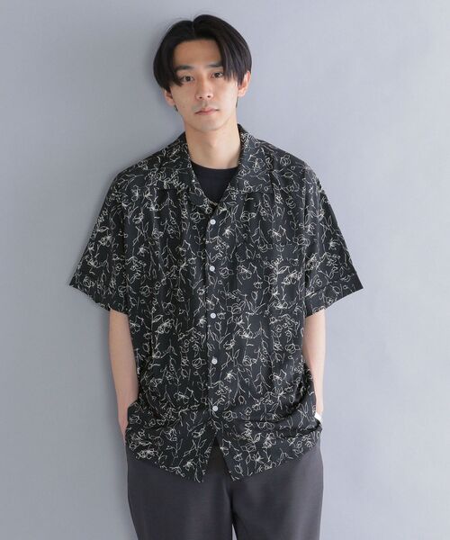 SHIPS(シップス)の「*【SHIPS別注】CALIFORNIA CASUALAIRE: ビッグシルエット ラグランスリーブ 総柄 オープンカラー シャツ(シャツ/ブラウス・メンズ・ブラック/ネイビー/ブラウン/グレー・SMALL/MEDIUM/LARGE)」の2枚目の写真