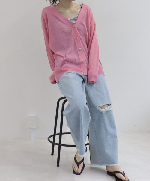 fredy emue(フレディエミュ)の「シアーVネックカーディガン(カーディガン/ボレロ・レディース・ライトグレー/オフホワイト/ピンク・38)」の16枚目の写真