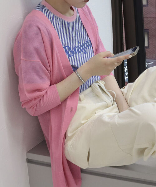 fredy emue(フレディエミュ)の「シアーVネックカーディガン(カーディガン/ボレロ・レディース・ライトグレー/オフホワイト/ピンク・38)」の21枚目の写真