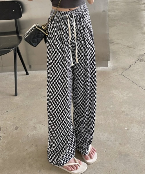 at12:03（アットイチニーゼロサン）の「ブロックチェック ヒョウ柄 総柄 楽ちんイージーパンツ（スラックス・レディース・ブラック/グリーン/その他1/レオパード・FREE）」の3枚目の写真