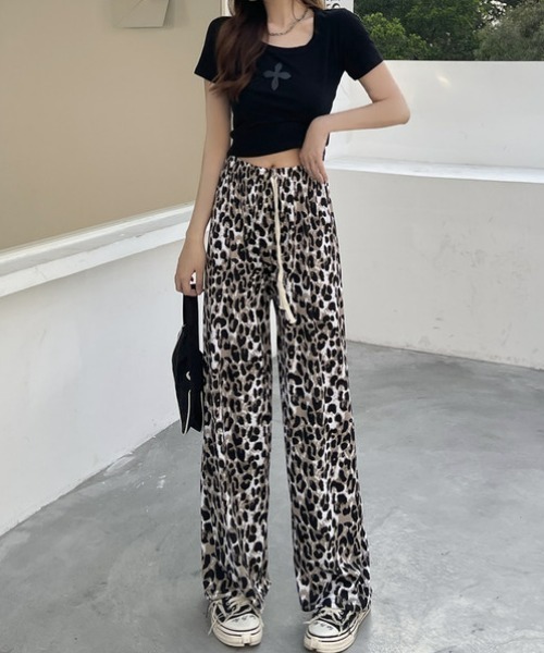 at12:03（アットイチニーゼロサン）の「ブロックチェック ヒョウ柄 総柄 楽ちんイージーパンツ（スラックス・レディース・ブラック/グリーン/その他1/レオパード・FREE）」の18枚目の写真