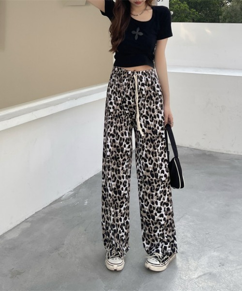 at12:03（アットイチニーゼロサン）の「ブロックチェック ヒョウ柄 総柄 楽ちんイージーパンツ（スラックス・レディース・ブラック/グリーン/その他1/レオパード・FREE）」の19枚目の写真