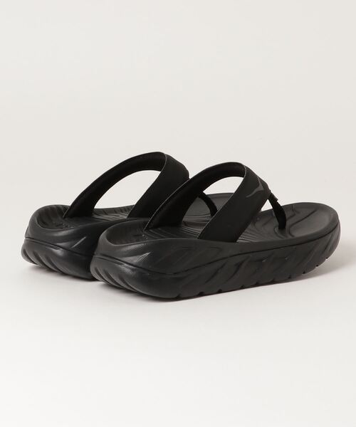 HOKA（ホカ）の「HOKA ONE ONE/ホカ オネオネ　ORA RECOVERY FLIP ウィメンズ オラ リカバリー フリップ（その他シューズ・レディース・ブラック・6/8/7）」の2枚目の写真