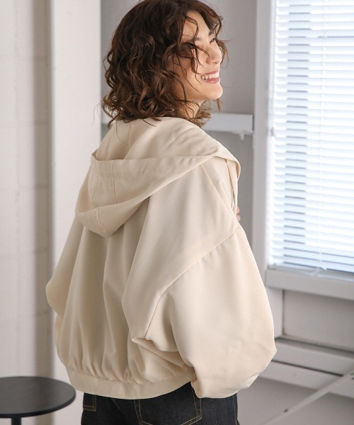 Bou Jeloud(ブージュルード)の「ショートマウンテンパーカー(マウンテンパーカー・レディース・ブラック/アイボリー/ライトカーキ・FREE)」の1枚目の写真