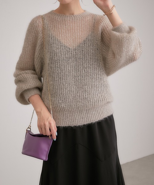 COLLAGE GALLARDAGALANTE(コラージュガリャルダガランテ)の「シアー感が女性らしさを演出/モヘアラメ透かし編みニット(ニット/セーター・レディース・グレイッシュベージュ/ブラック/パープル・FREE)」の4枚目の写真