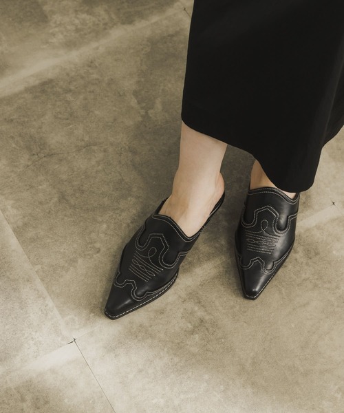 URBAN RESEARCH（アーバンリサーチ）の「ウエスタンミュール（サンダル・レディース・ブラック/ベージュ・38/37）」の9枚目の写真