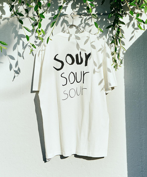 EDIFICE(エディフィス)の「【sour / サワ―】別注 プリント Tシャツ(Tシャツ/カットソー・メンズ・ホワイト/ネイビー/グリーン・X-LARGE/MEDIUM)」の5枚目の写真