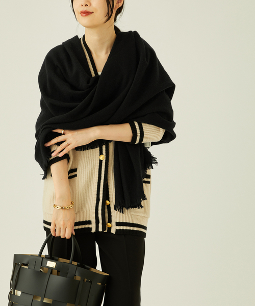 ASAUCE MELER（アソースメレ）の「【ASAUCE MELER/アソースメレ】ウルトララムミニバスケットストール（マフラー・レディース・ブラック/アイボリー・FREE）」の3枚目の写真