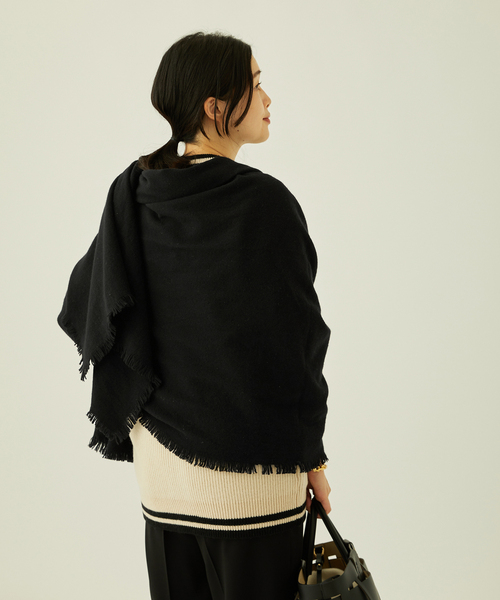 ASAUCE MELER（アソースメレ）の「【ASAUCE MELER/アソースメレ】ウルトララムミニバスケットストール（マフラー・レディース・ブラック/アイボリー・FREE）」の4枚目の写真