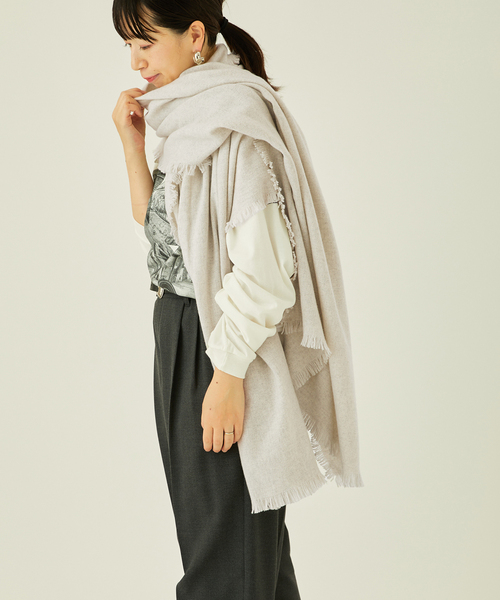 ASAUCE MELER（アソースメレ）の「【ASAUCE MELER/アソースメレ】ウルトララムミニバスケットストール（マフラー・レディース・ブラック/アイボリー・FREE）」の10枚目の写真