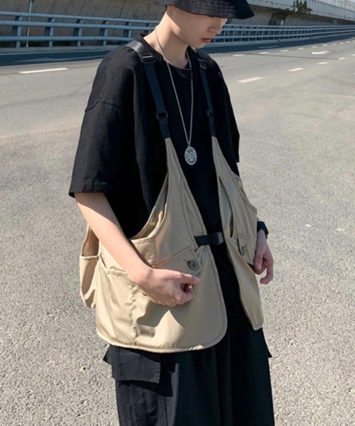 ARULE（アルール）の「『ARULE/アルール』ビッグポケット付きベスト【Y】【CN】（ベスト・メンズ・ブラック/ベージュ・FREE）」の4枚目の写真