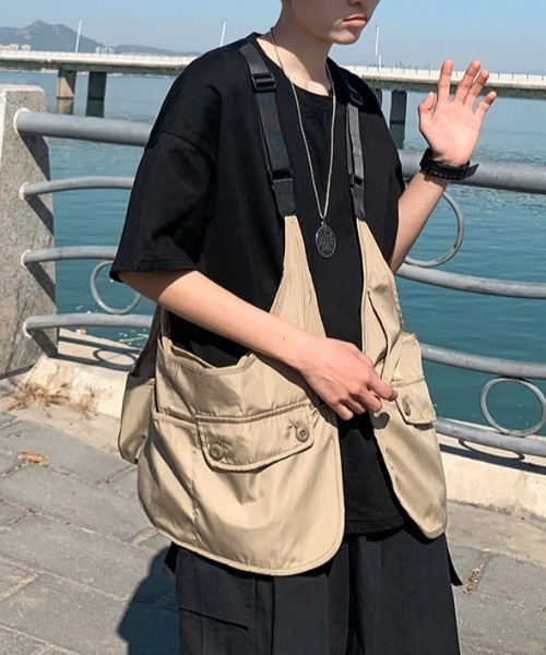 ARULE（アルール）の「『ARULE/アルール』ビッグポケット付きベスト【Y】【CN】（ベスト・メンズ・ブラック/ベージュ・FREE）」の5枚目の写真