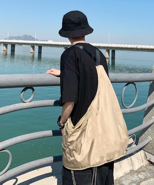 ARULE（アルール）の「『ARULE/アルール』ビッグポケット付きベスト【Y】【CN】（ベスト・メンズ・ブラック/ベージュ・FREE）」の7枚目の写真