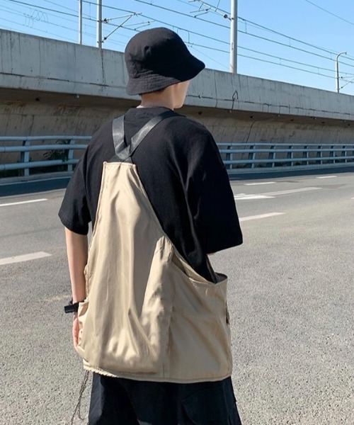 ARULE（アルール）の「『ARULE/アルール』ビッグポケット付きベスト【Y】【CN】（ベスト・メンズ・ブラック/ベージュ・FREE）」の8枚目の写真