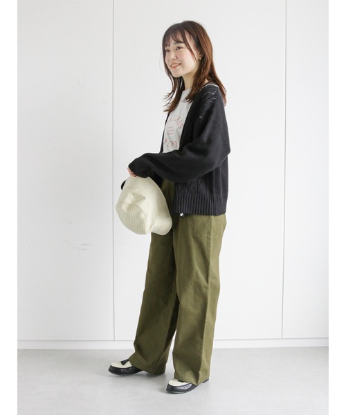 ehka sopo（エヘカソポ）の「チルデン透かし編みVネックカーディガン（カーディガン/ボレロ・レディース・オフホワイト/グリーン/ブラック/ベージュ・ﾌﾘ-）」の13枚目の写真