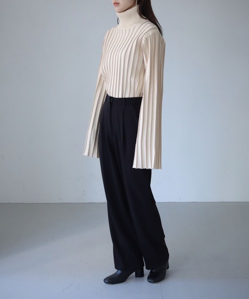 cheriella（シェリエラ）の「【cheriella】WEB限定ストライプベルスリーブタートルネックニット（ニット/セーター・レディース・ワインレッド/グリーン/アイボリー/ブラック・M）」の9枚目の写真