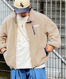 《JaVa ジャバコラボ》レトロ×スポーツMIX。JaVaワッペン付き配色ボアブルゾン