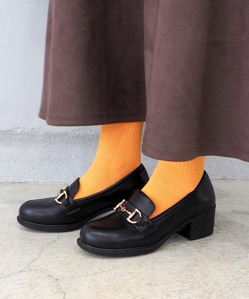 【美品】アンピオ (22.5) ビットローファー フラット パンプス スリッポン あしながおじさん ローファー パンプス」の人気商品一覧 | 安い