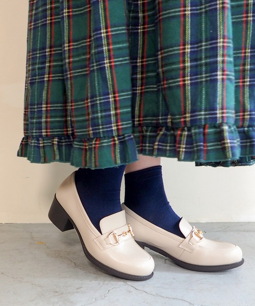 byあしながおじさん（バイアシナガオジサン）の「ビットローファーパンプス　8710513（ローファー・レディース・ライトグレー/ブラック/ダークブラウン/アイボリー/チョコ・22.5cm/24.0cm/23.0cm/22.0cm/25.0cm/24.5cm/23.5cm/23cm/24cm）」の12枚目の写真